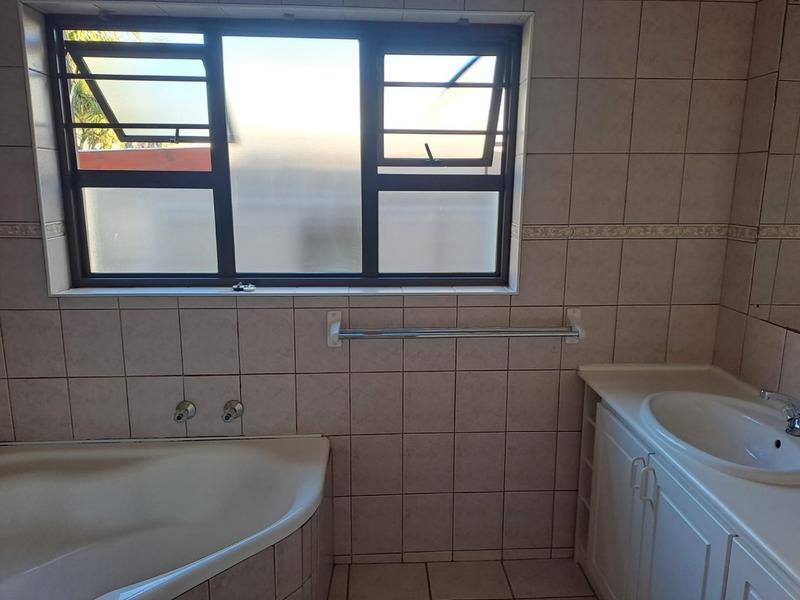 To Let 3 Bedroom Property for Rent in Rooi Rivier Rif Western Cape